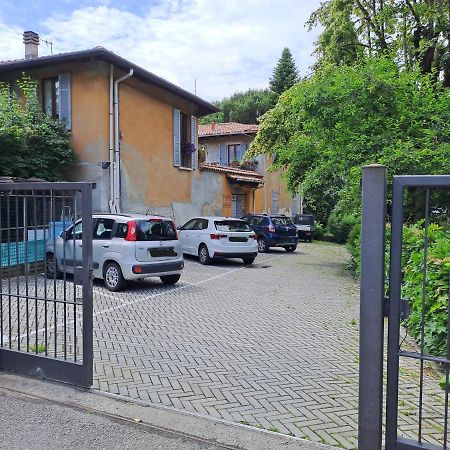 Gabbinoholidayhome Appartamento In Suggestiva Corte Como Eksteriør billede