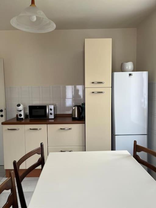 Gabbinoholidayhome Appartamento In Suggestiva Corte Como Eksteriør billede