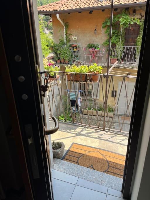 Gabbinoholidayhome Appartamento In Suggestiva Corte Como Eksteriør billede