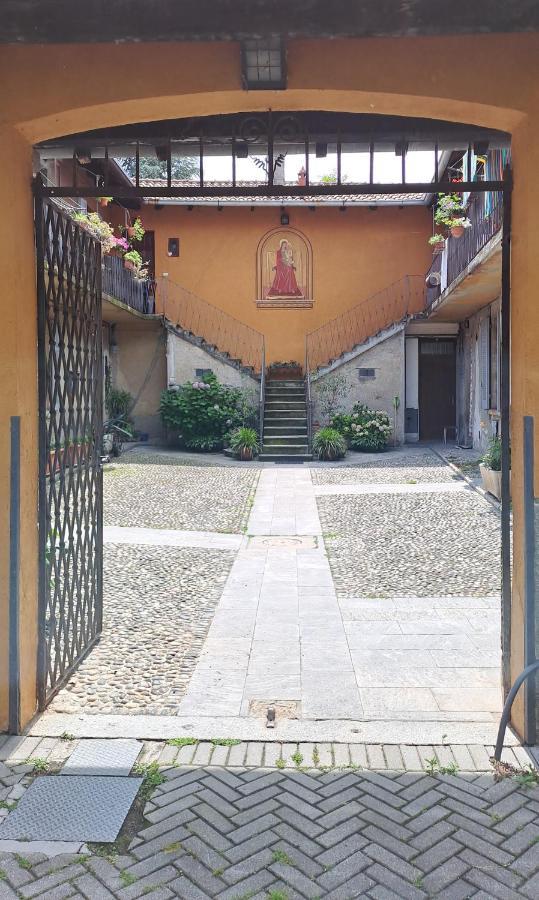 Gabbinoholidayhome Appartamento In Suggestiva Corte Como Eksteriør billede